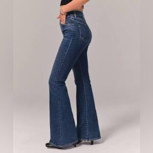 Abercrombie Curve Love Ultra High-Rise Flared Jeans